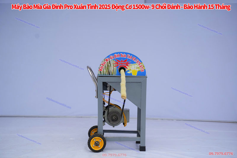 Bóc vỏ mía bằng máy và bóc bằng tay, cái nào hiệu quả hơn?
